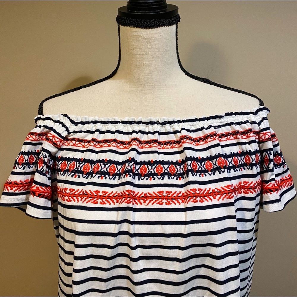 THML Mirah Off The Shoulder Embroidered Top - Picture 3 of 9
